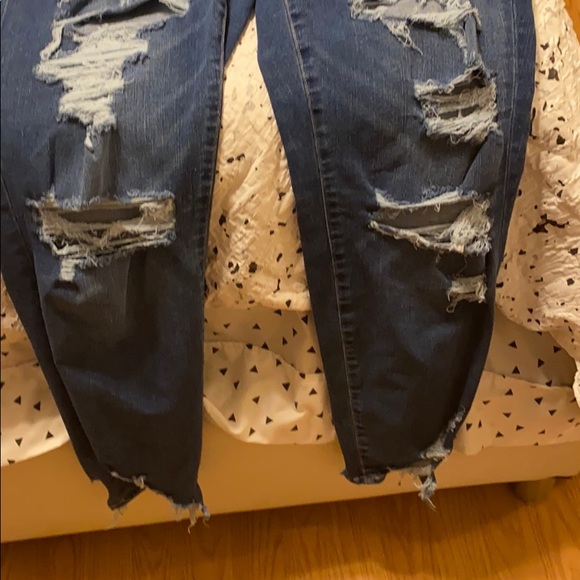 Ripped jeans - Picture 2 of 3